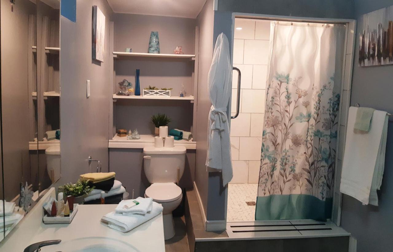 Gracies Fallsview Getaway Holiday home Niagara Falls