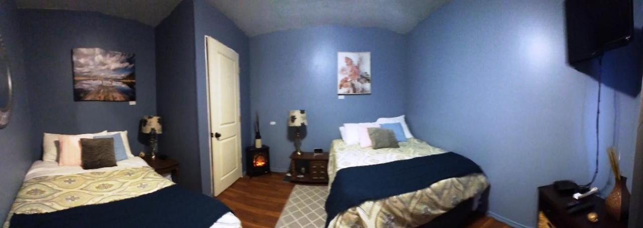Holiday home Gracies Fallsview Getaway Niagara Falls