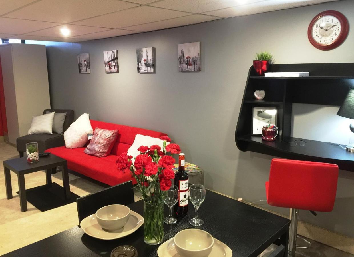 Holiday home Gracies Fallsview Getaway Niagara Falls